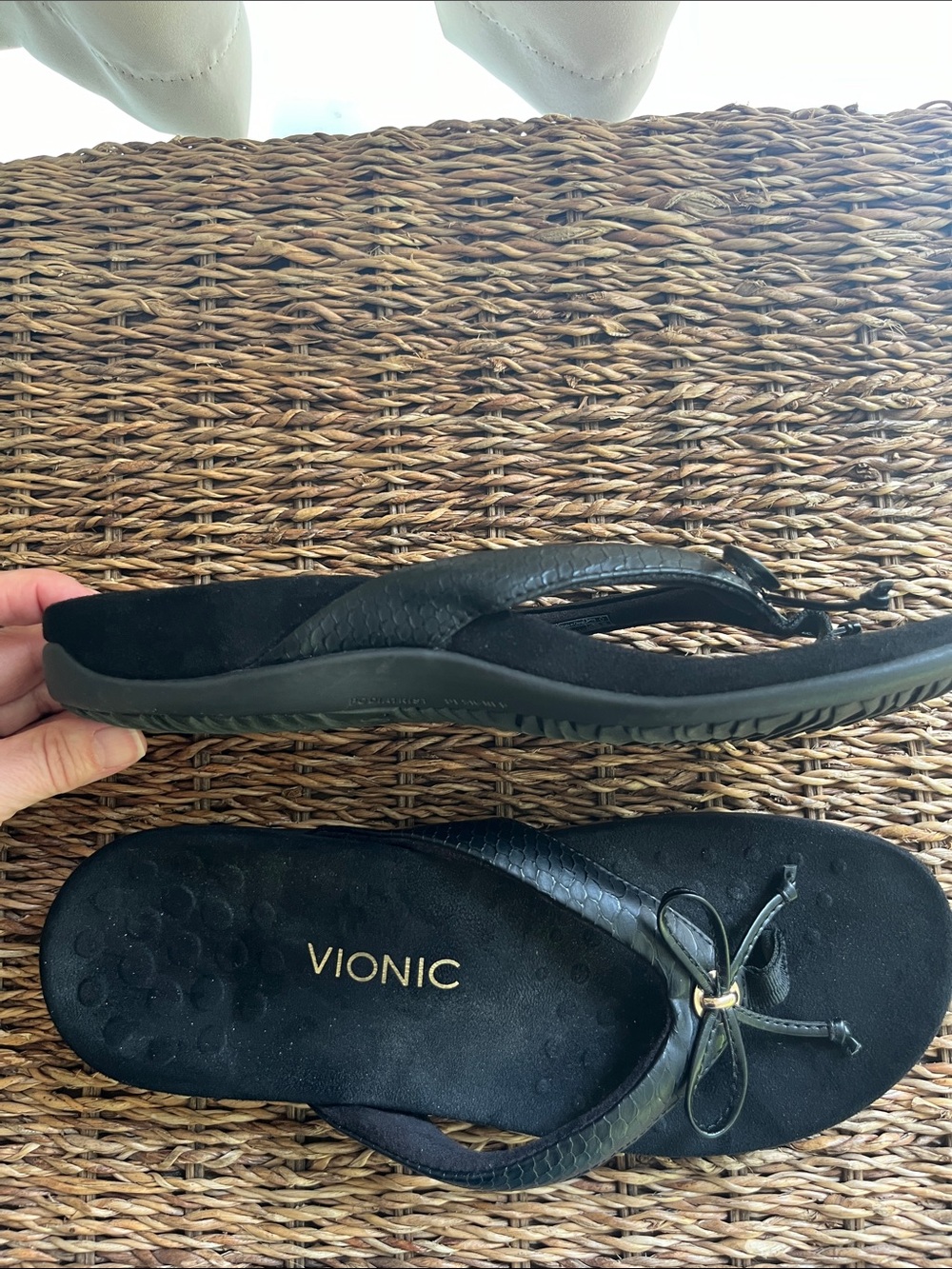 Vionic Bella II Black Bow Flip Flop Sandals - Picture 7 of 7